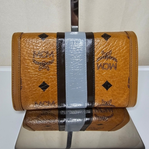 ✨️🩵 MCM TRIFOLD WALLET ✨️🩵 - Picture 3 of 10